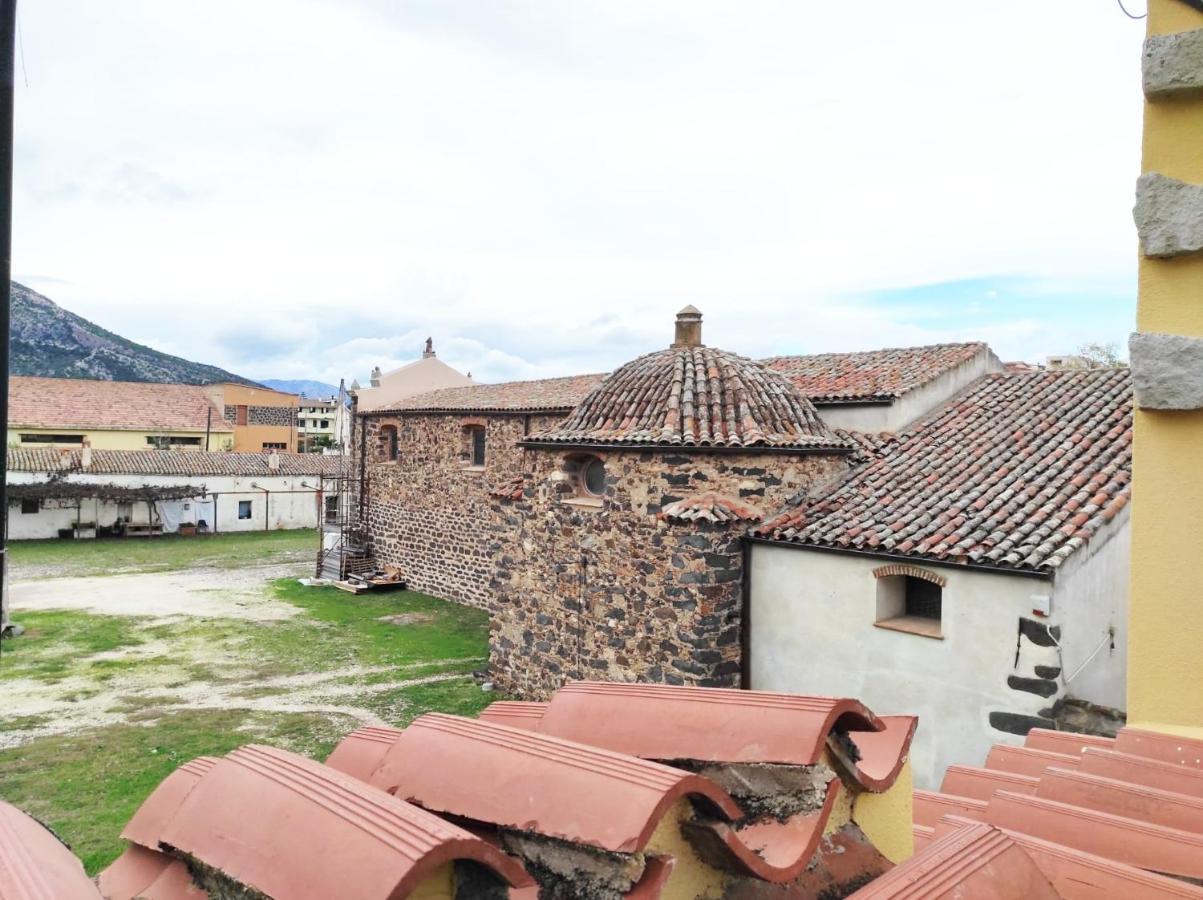 Апартаменты Casa Lupino Орозеи Экстерьер фото